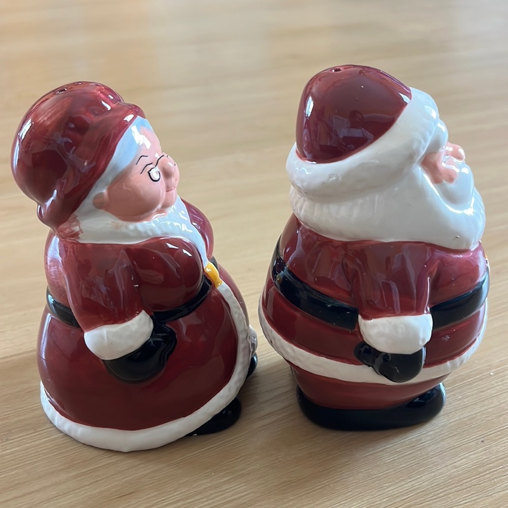 THE SANTA AND MRS CLAUSE ENCORE EDITION SALT AND PEPPER SET FROM PUBLIX 2003 EUC - Picture 4 of 8